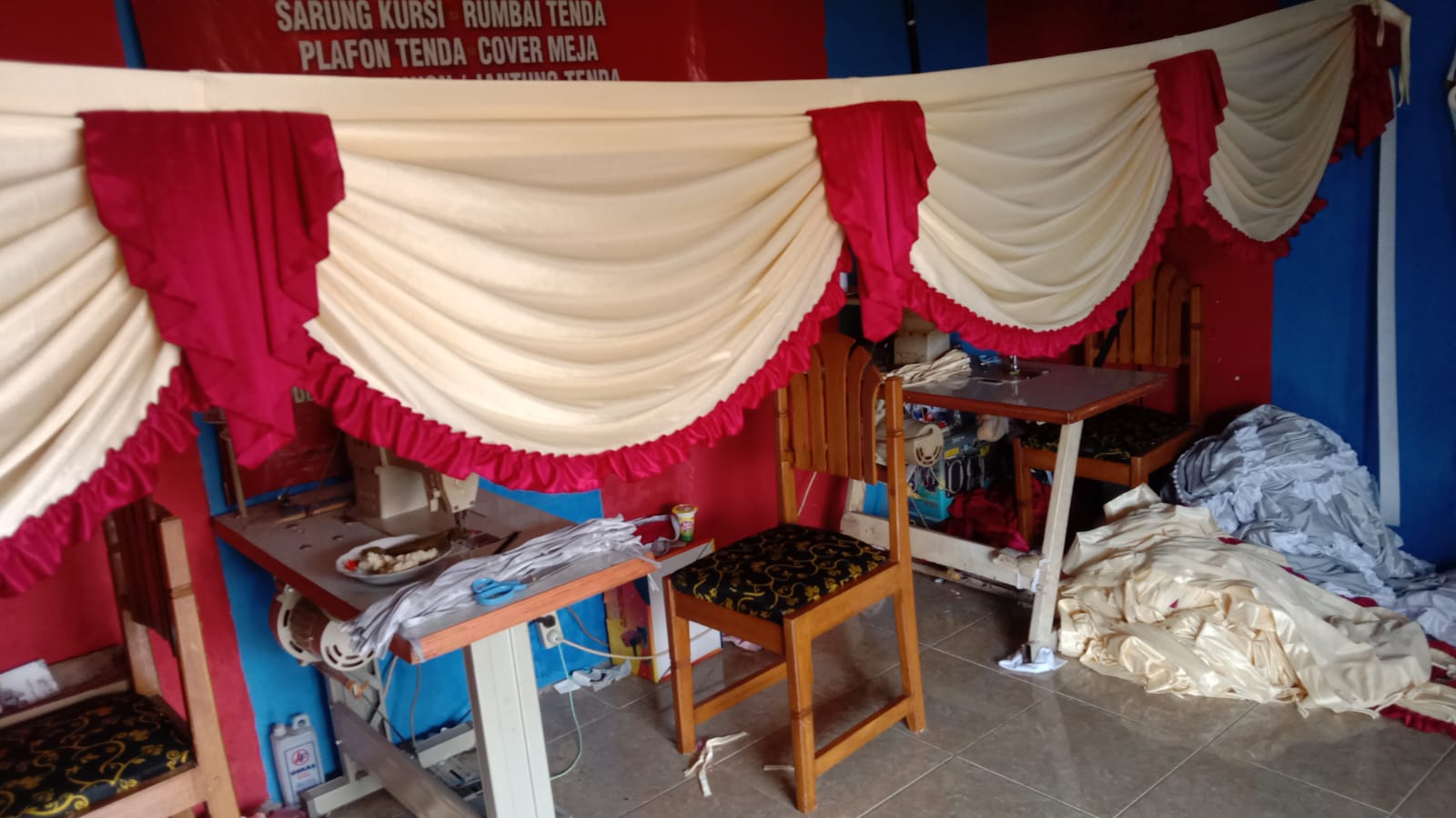 jasa pembuatan background dinding dekorasi tenda custom
