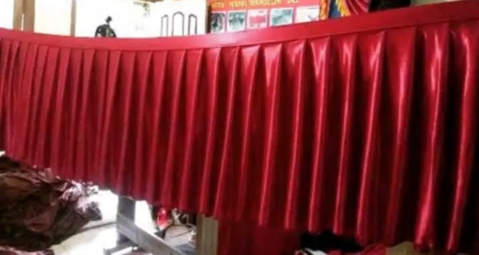 Taplak Meja Custom Merah
